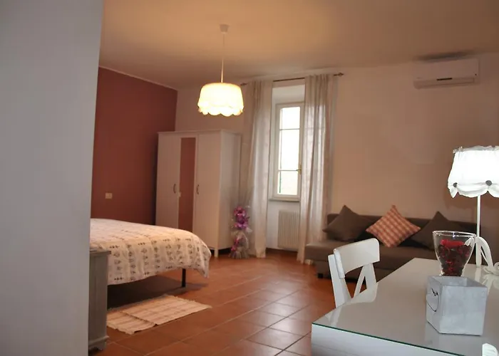Casale Appio 2* Roma